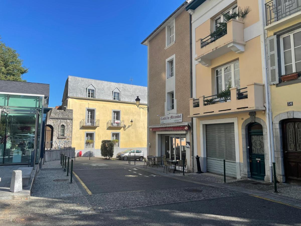 Logis Castel De Mirambel Hotel Lourdes