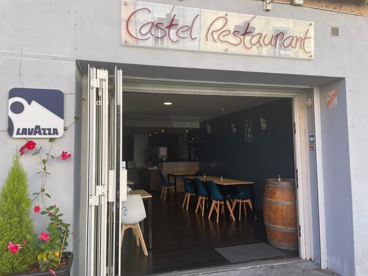 Logis Castel De Mirambel Hotel 3*