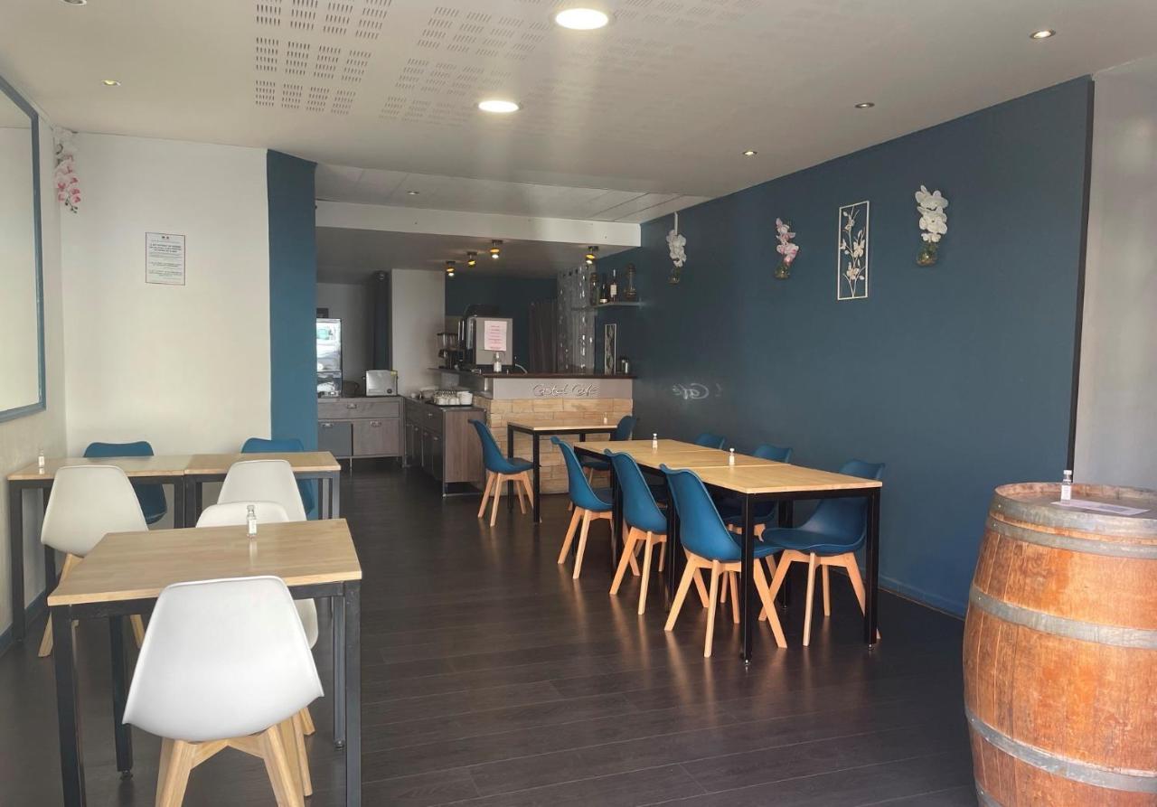 Logis Castel De Mirambel Hotel 3*