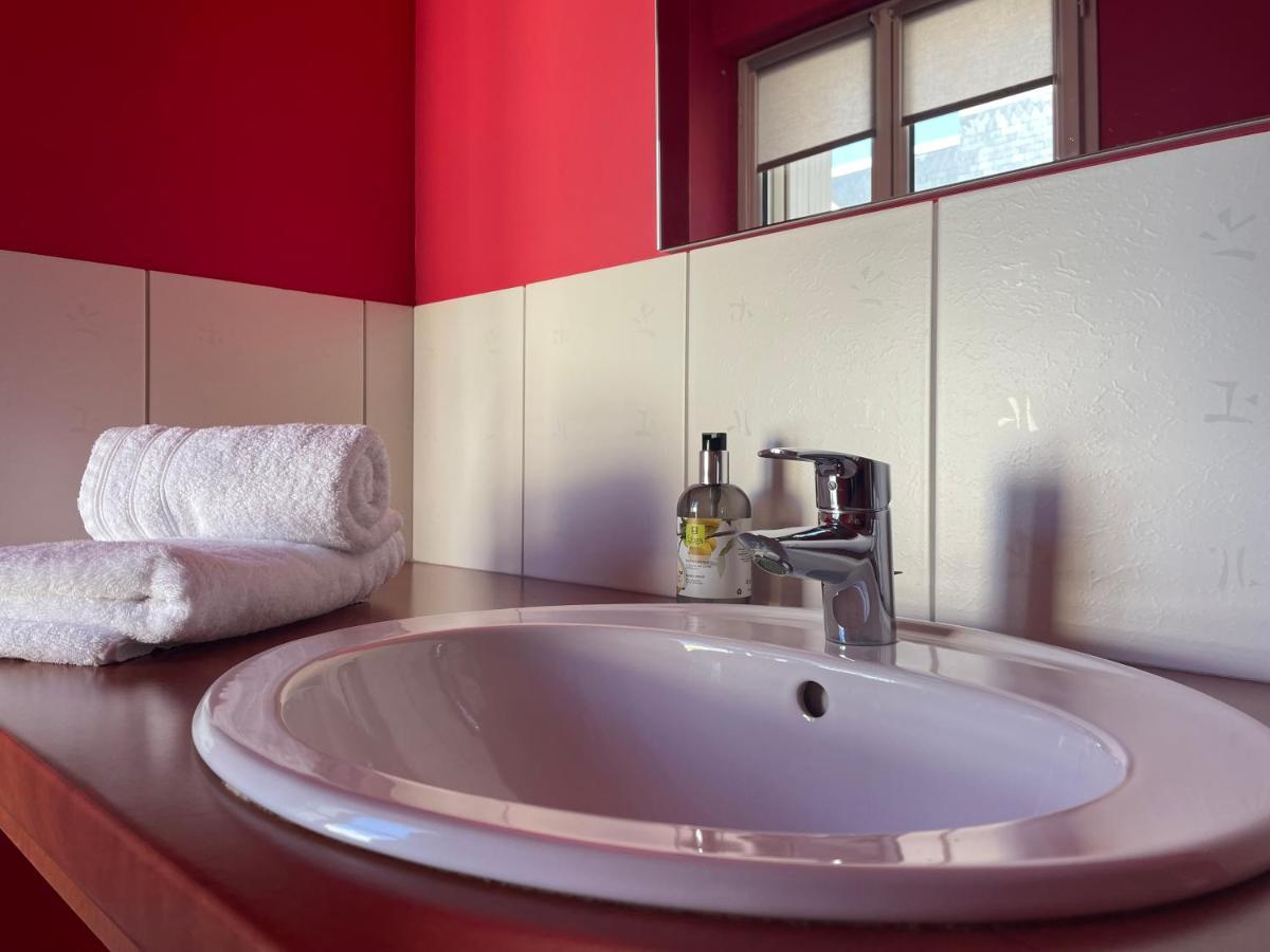 Logis Castel De Mirambel Hotel 3*