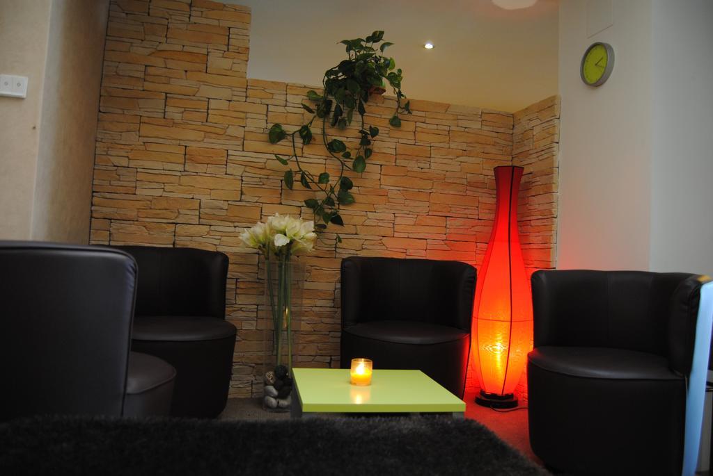 Hotel Logis Castel De Mirambel 3*