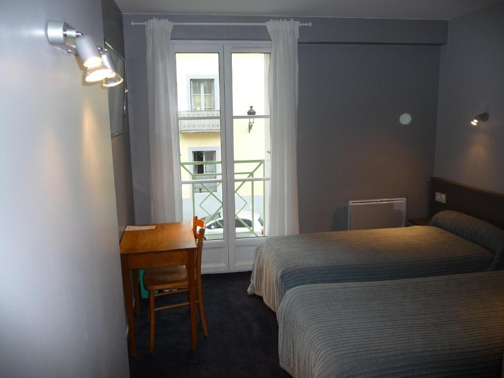 Hotel Logis Castel De Mirambel