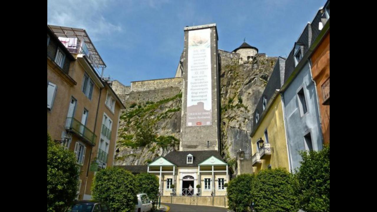 Hotel Logis Castel De Mirambel 3*