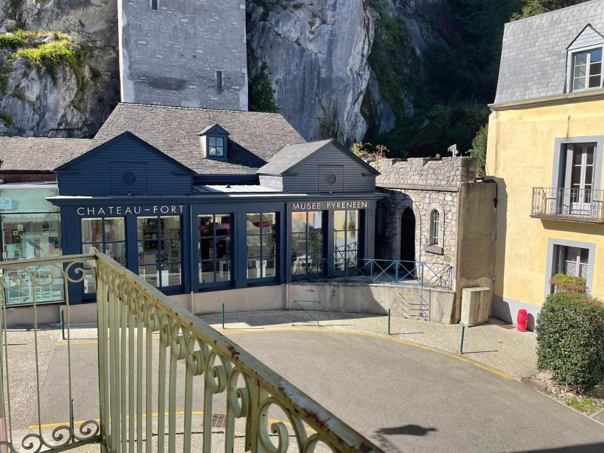 Logis Castel De Mirambel Hotel 3*